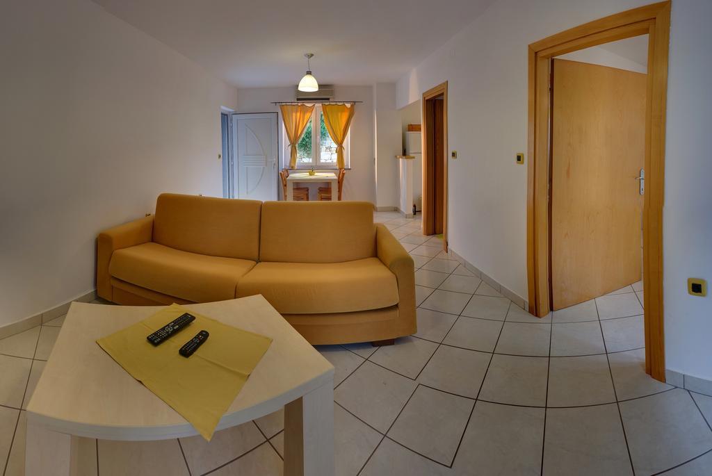 Vis A Vis Apartments Башка Номер фото