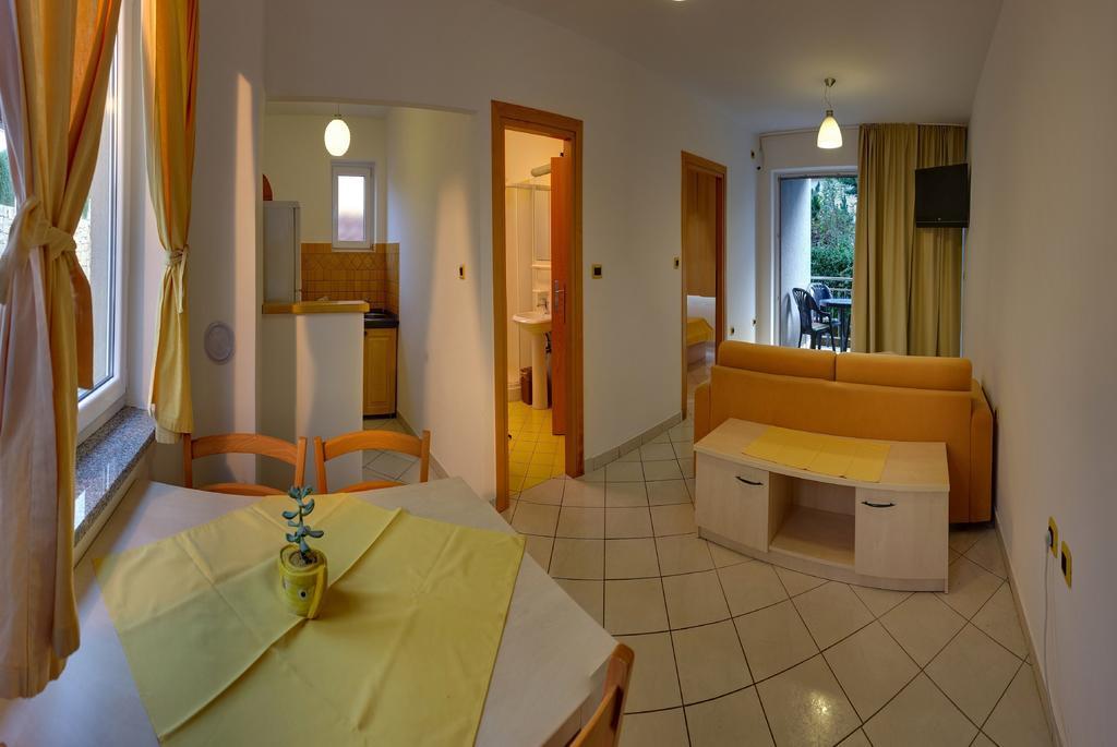 Vis A Vis Apartments Башка Номер фото