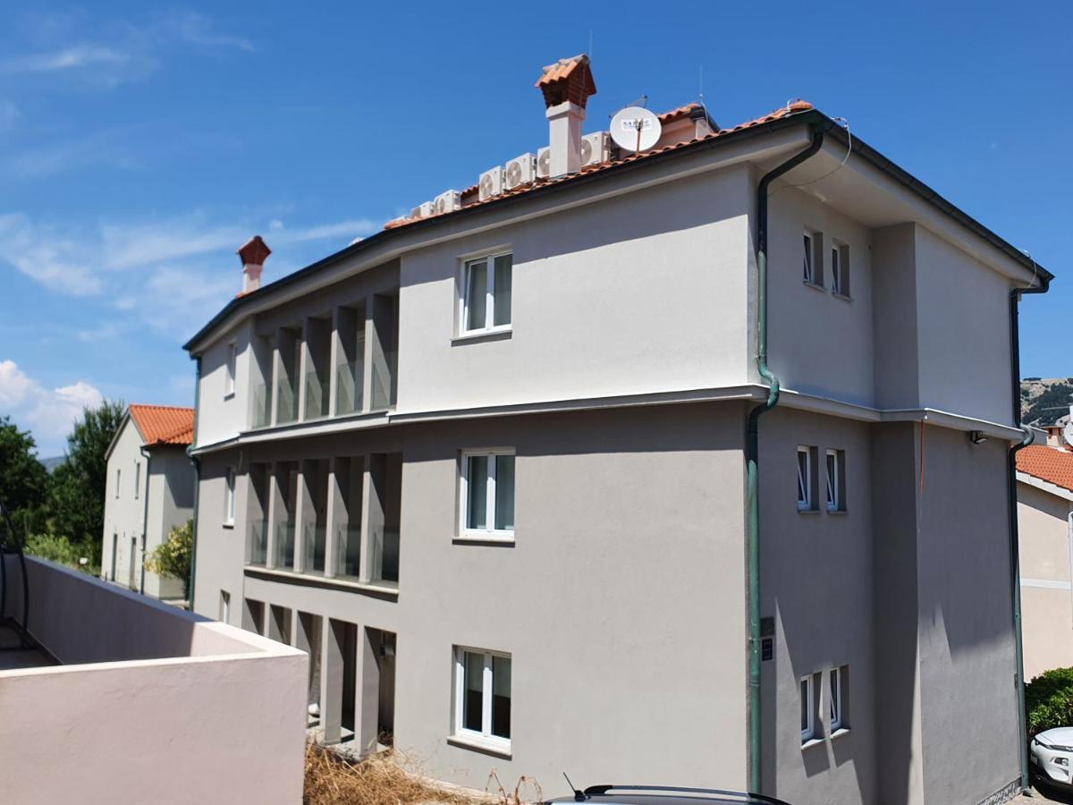 Vis A Vis Apartments Башка Екстер'єр фото